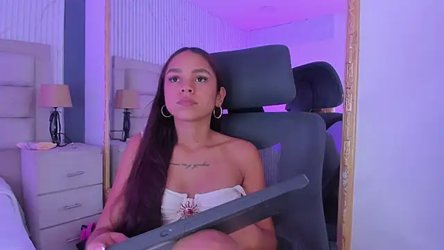 xxx live show CarolineFyre