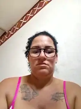 Webcam Model (tugordita-hot) is live