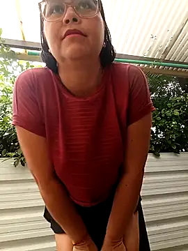 Dirty-Momm-Divorced-Hot webcam