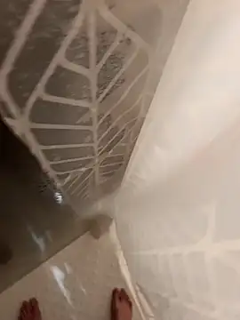 kirikou0644 (M young) - Éjaculation lieux insolites