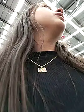 MaskedLatinaX webcam