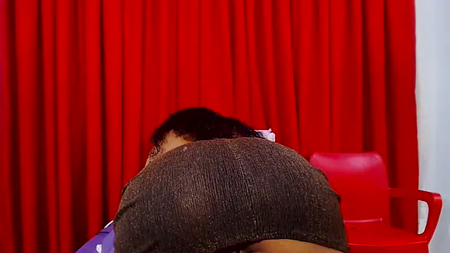 SexyBustyBoobs webcam