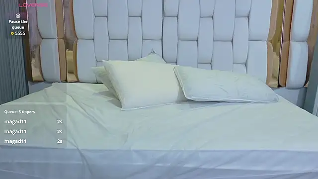 hornybarelylegalgirl webcam