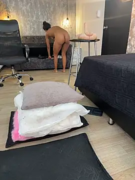 Alahia_Betancurr webcam