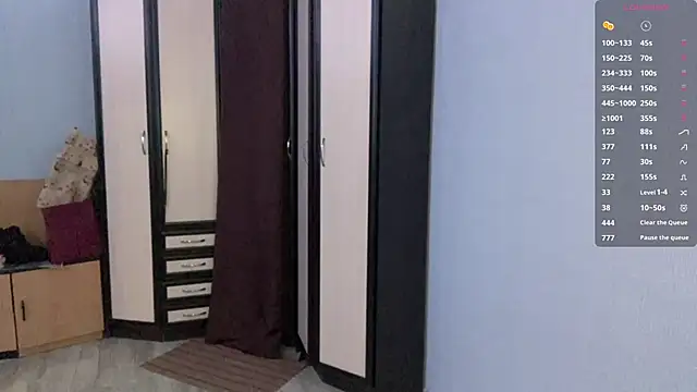 emmibrilson - Emmibrilson's free webcam - UK Sex Cams