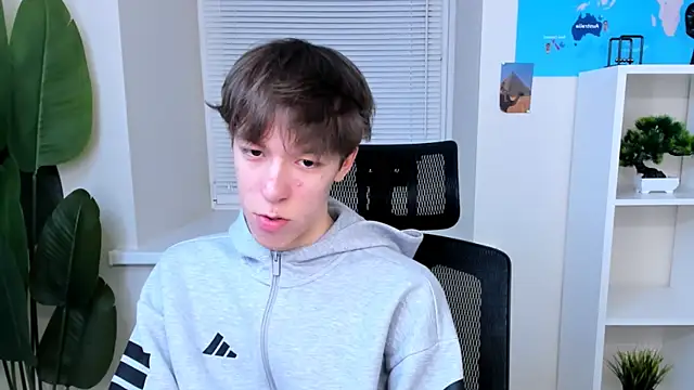 markbranston (M twink) - I am in boxers