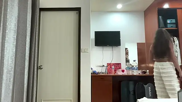 kamila_18_french webcam