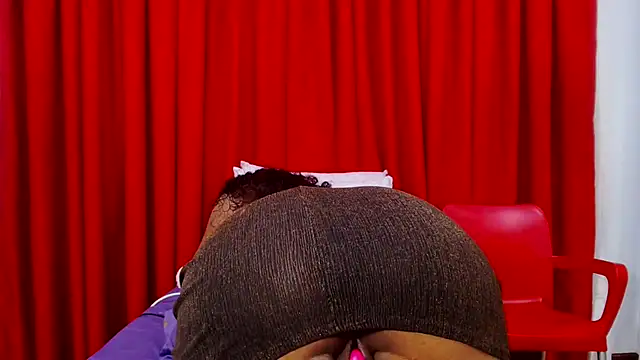 SexyBustyBoobs webcam