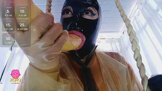 LatexDevil_Blondie webcam