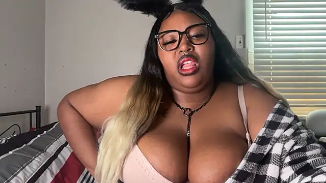 Chocolatebunnyxx96 webcam
