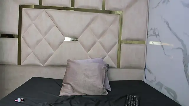 KendallArdent webcam