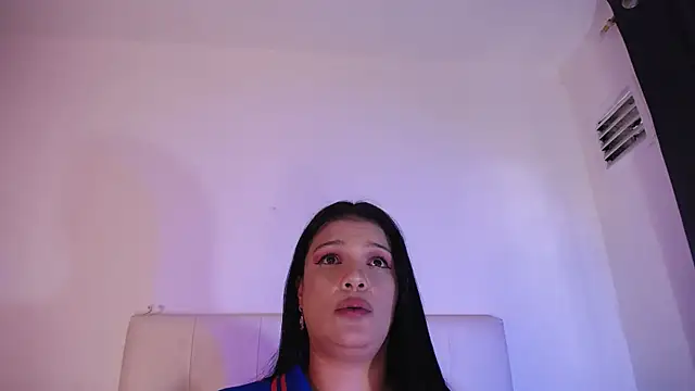 Nicol_Love0 webcam