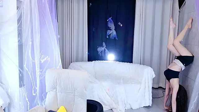 Dancer_Lucky-Nini webcam