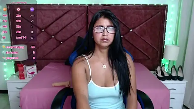 Alisha_Gamskar13 webcam