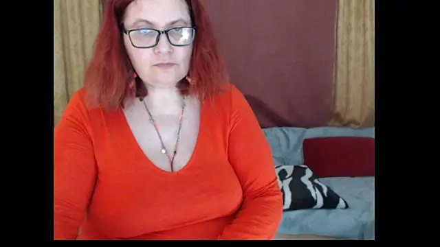 PlayfullMature webcam