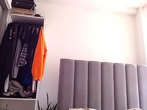 saara_johnson496 webcam