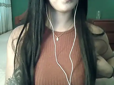 FallsForHerSmile webcam