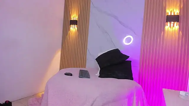 Miss_ElektraNova webcam