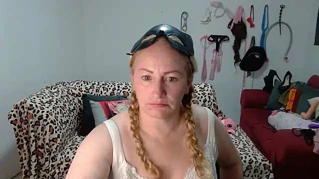 emperabigbootybigass webcam