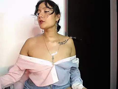 charlottekiss99 webcam