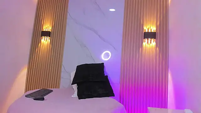 Miss_ElektraNova webcam