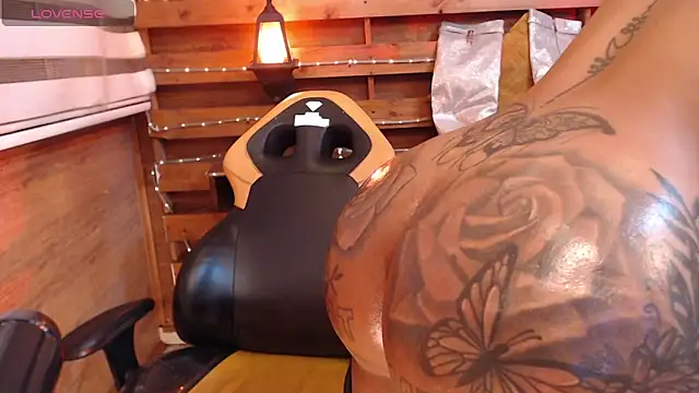 vayolettatto_bigass webcam