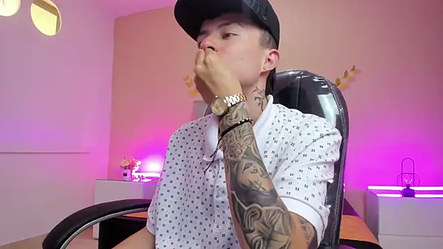 nascary_fox - Nascary_Fox's free webcam - UK Sex Cams