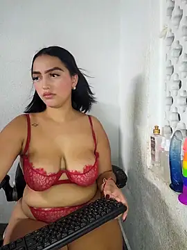 Webcam Model (Mia_em)  is live.Free join now!