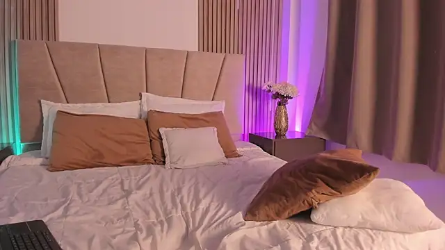 Victoria_Beaumont webcam