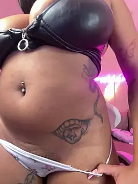 MadeleineSanez webcam