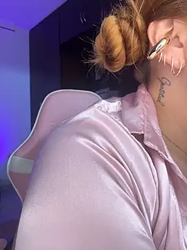 Kiarhatrixie1 webcam