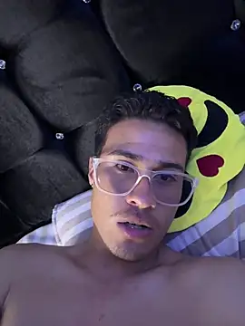 TavoHot_ Live Webcam on Stripchat