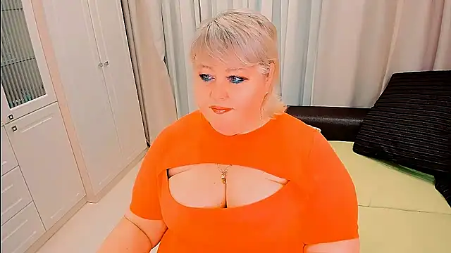BIGTITSBBW webcam
