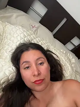 Webcam Model (emely_sexx20)  is live.Free join now!