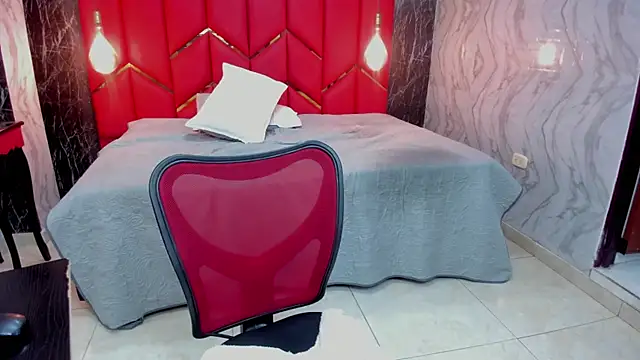 LatinaHoleQueen webcam