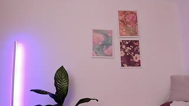 canelleGarces webcam