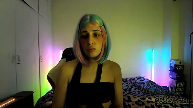 HoneyValentine webcam