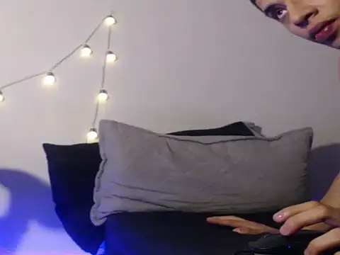 cherryh0ttie - CherryH0ttie's free webcam - UK Sex Cams