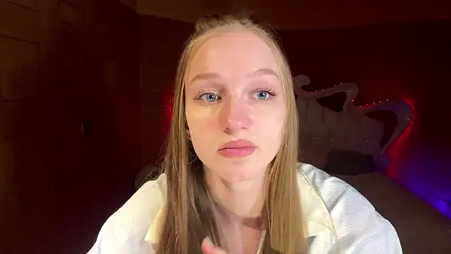 Anika_Socutehe webcam