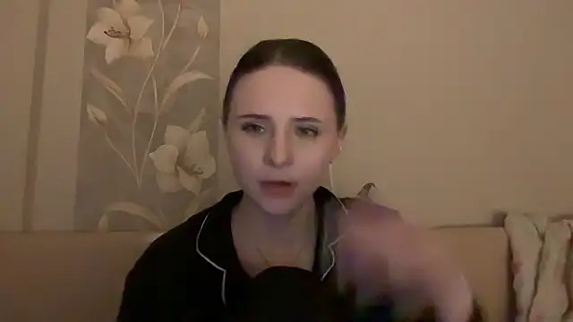 little_shy_girll webcam