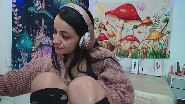 LovelyAzucena webcam