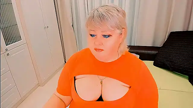 BIGTITSBBW webcam