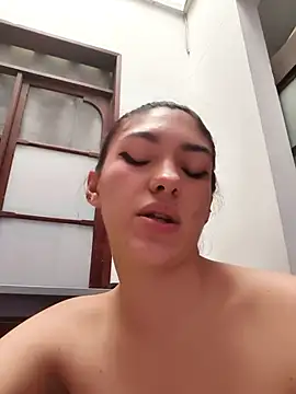 Victoria_Beaumont webcam