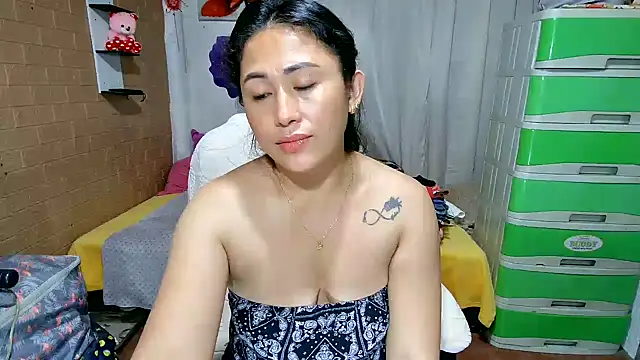Filipina_Desire webcam