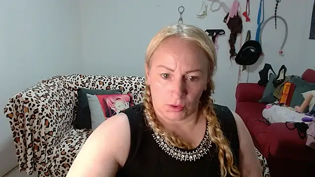 emperabigbootybigass webcam