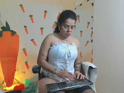 alexa-cooper- webcam