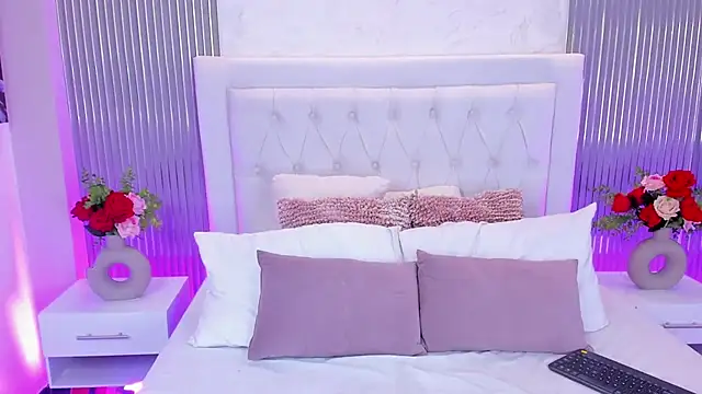 MelodySweetHoney webcam