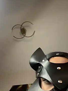 teengirlmiaa - Teengirlmiaa's free webcam