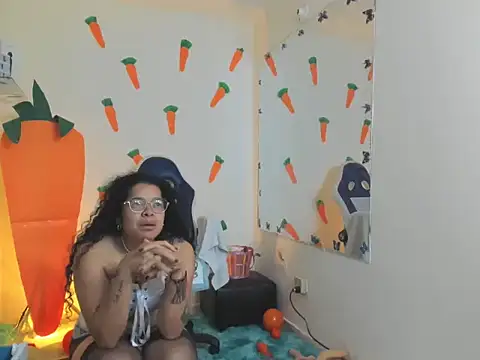 alexa-cooper- webcam