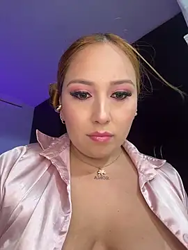 Kiarhatrixie1 webcam